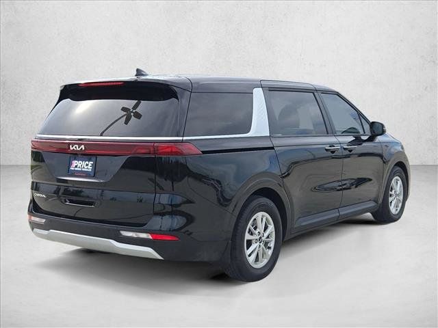 Used 2024 Kia Carnival LX FWD image 5
