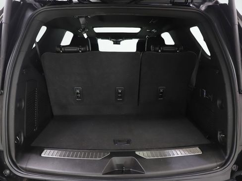 Used 2023 GMC Yukon Denali w/ Denali Reserve Package image 9