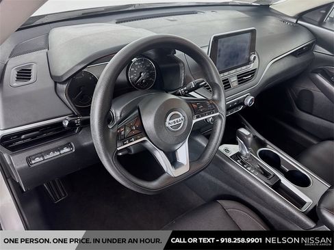 Used 2021 Nissan Altima 2.5 SV image 9