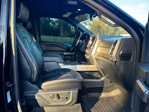 Used 2022 Ford F250 Platinum w/ FX4 Off-Road Package image 32