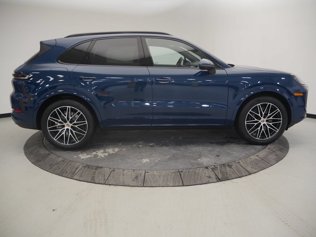Certified 2026 Porsche Cayenne AWD/4WD image 8