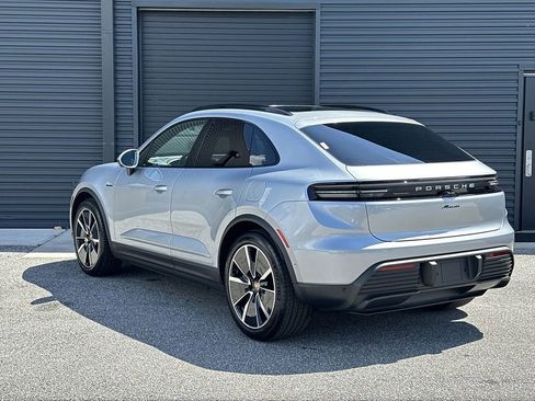 New 2025 Porsche Macan Electric image 11