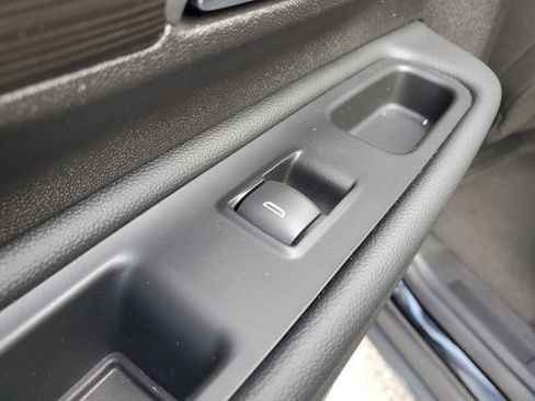 Used 2024 GMC Terrain SLE image 17