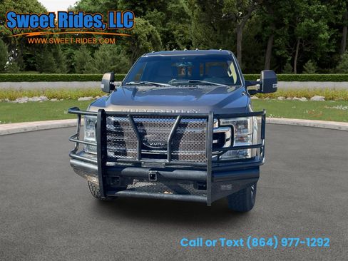 Used 2022 Ford F350 Lariat w/ Lariat Value Package image 3