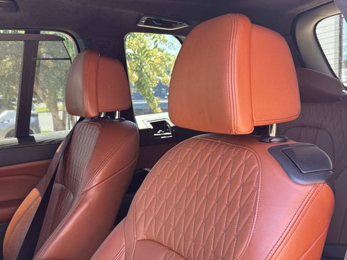 Used 2021 BMW X7 xDrive40i w/ M Sport Package AWD/4WD image 19