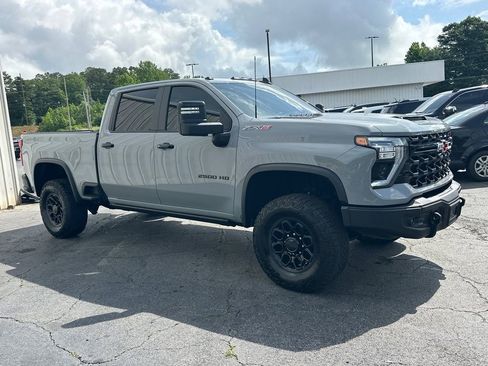 Used 2024 Chevrolet Silverado 2500 ZR2 w/ ZR2 Bison Edition AWD/4WD image 4