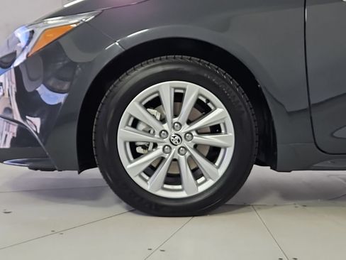 Used 2024 Toyota Corolla LE w/ LE Convenience Package FWD image 5