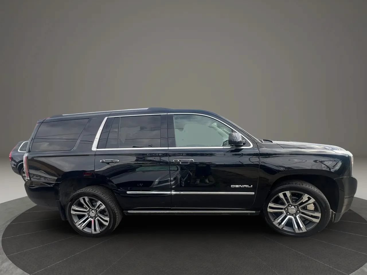 Used 2020 GMC Yukon Denali w/ Denali Premium Package AWD/4WD image 6