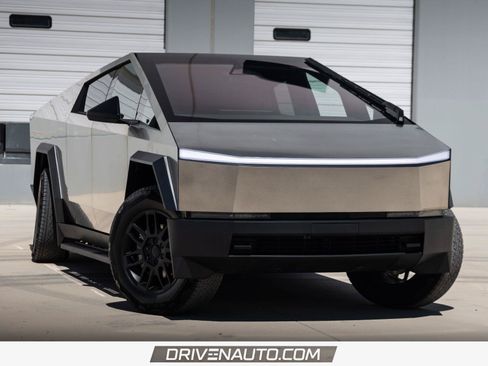 Used 2025 Tesla Cybertruck AWD Crew Cab image 1