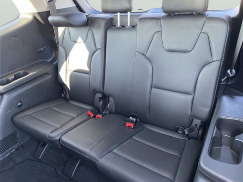 Certified 2025 Kia Telluride LX image 15