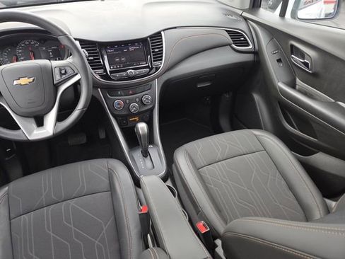 Certified 2022 Chevrolet Trax LT w/ LT Convenience Package image 27