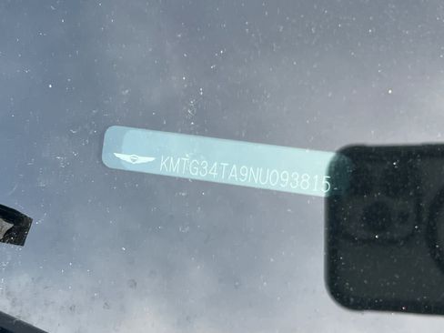 Used 2022 Genesis G70 2.0T image 23