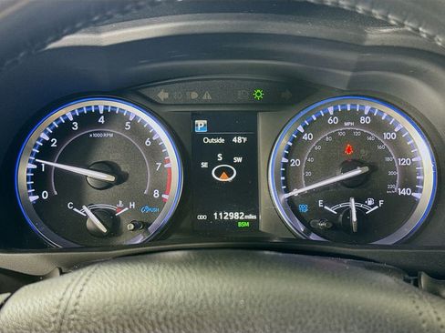 Used 2019 Toyota Highlander SE image 12