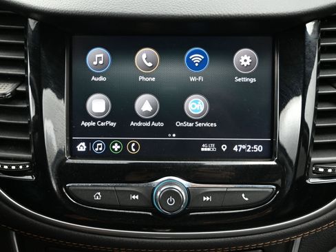 Used 2022 Chevrolet Trax LT w/ Midnight Edition image 14