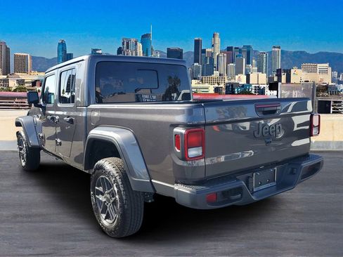 New 2026 Jeep Gladiator Sport image 5