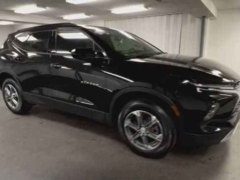 Certified 2024 Chevrolet Blazer LT w/ Convenience Package FWD image 2