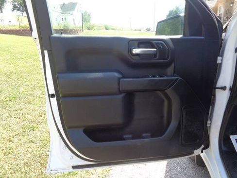 Used 2019 Chevrolet Silverado 1500 W/T w/ Trailering Package AWD/4WD image 11