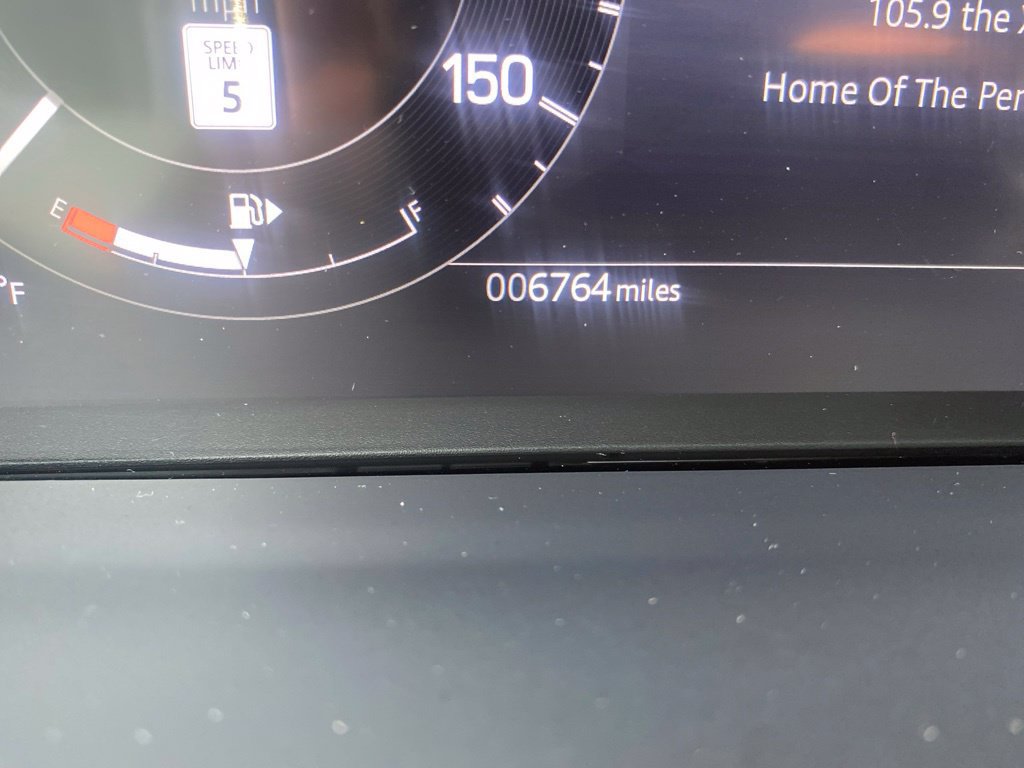 Used 2025 Land Rover Discovery Dynamic SE AWD/4WD image 16