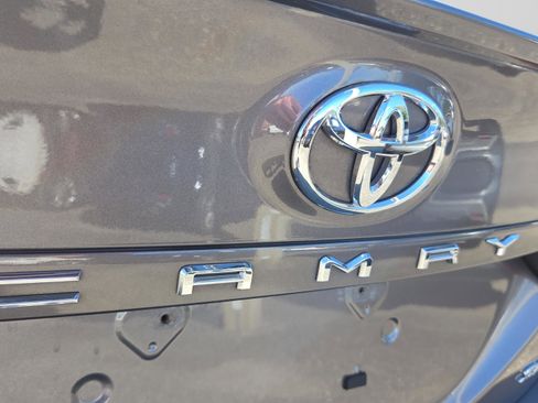 Used 2024 Toyota Camry SE image 35