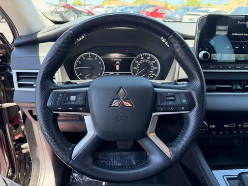 Used 2022 Mitsubishi Outlander SEL Black Edition FWD image 18