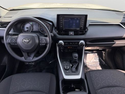 Used 2022 Toyota RAV4 XLE w/ Convenience Package image 11