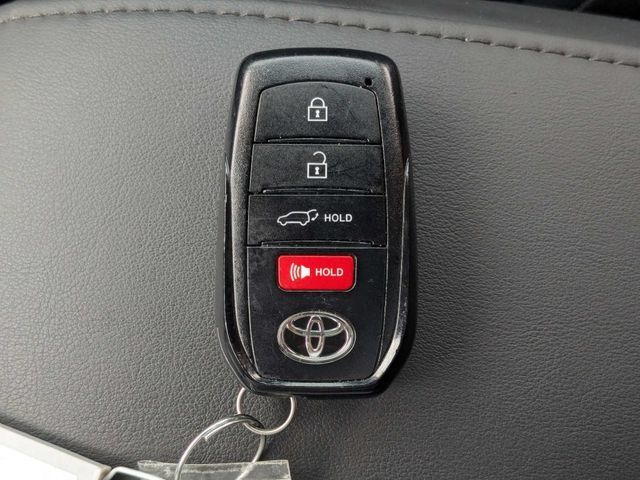Used 2024 Toyota Corolla Cross AWD Hybrid w/ Convenience Package image 32