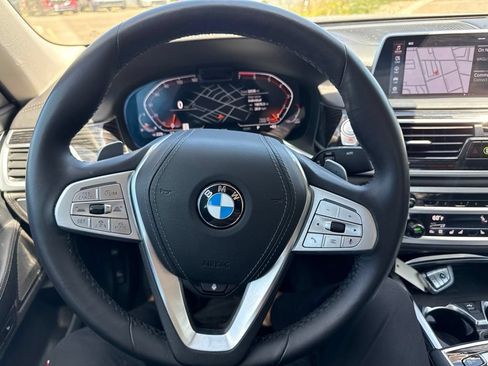 Used 2021 BMW 750i xDrive w/ Autobahn Package AWD/4WD image 23