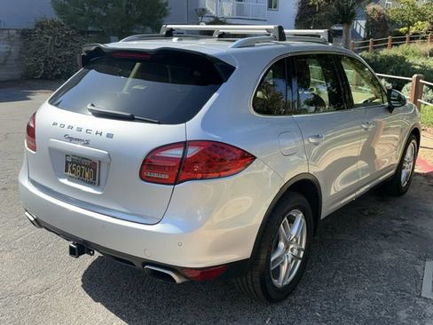 Used 2014 Porsche Cayenne S AWD/4WD image 2