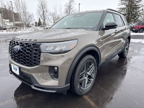 New 2026 Ford Explorer ST-Line w/ ST-Line Street Pack AWD/4WD image 10