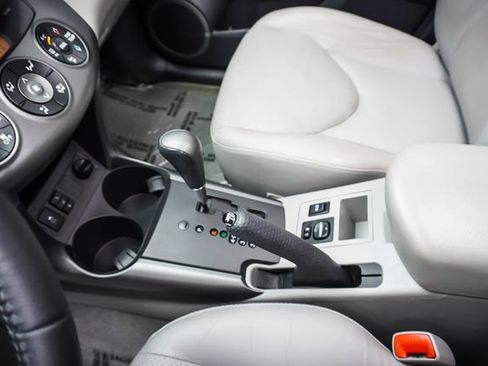 Used 2010 Toyota RAV4 Limited image 17