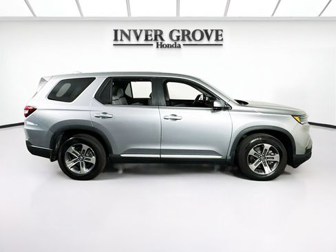 Certified 2025 Honda Pilot EX-L image 4