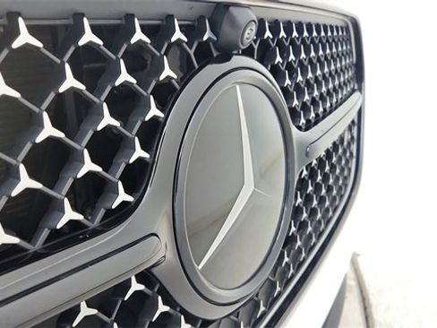 Used 2024 Mercedes-Benz E 450 4MATIC Sedan w/ Airmatic Package image 16