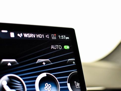 Used 2023 BMW X7 xDrive40i w/ M Sport Package image 38