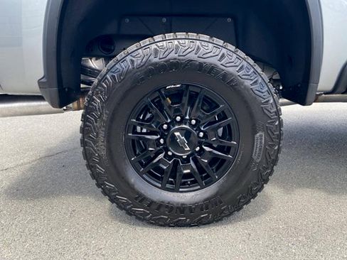 New 2026 Chevrolet Silverado 2500 ZR2 w/ LPO, Dark Essentials Package AWD/4WD image 6