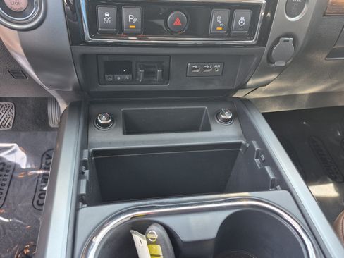 Used 2019 Nissan Titan Platinum Reserve RWD image 18