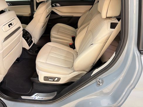 Used 2025 BMW X7 M60i AWD/4WD image 14