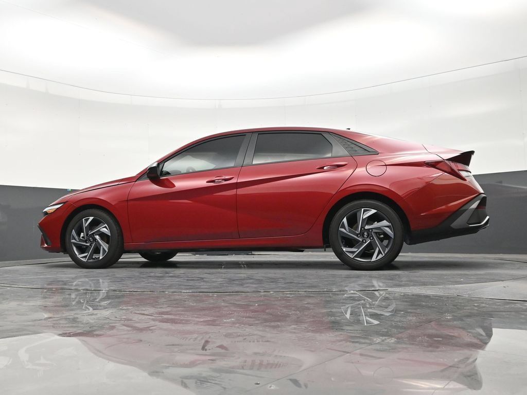 Used 2025 Hyundai Elantra Sport FWD image 21