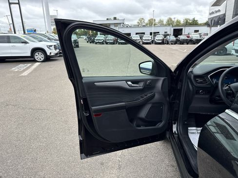 Used 2024 Ford Escape Platinum AWD/4WD image 13