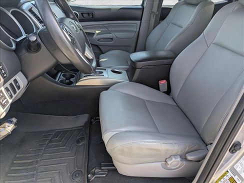 Used 2015 Toyota Tacoma 4x4 Double Cab w/ Limited Package image 17