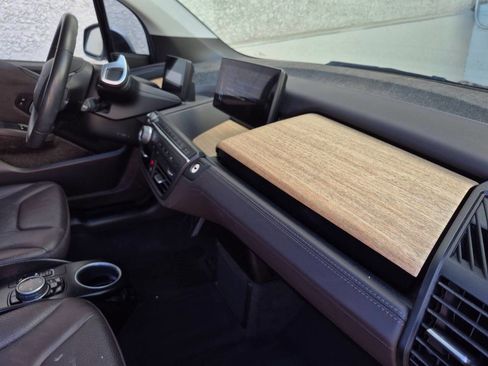 Used 2014 BMW i3 image 12