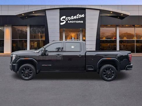 Used 2024 GMC Sierra 2500 AT4 w/ AT4 Premium Plus Package AWD/4WD image 2
