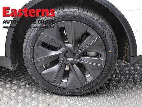 Used 2022 Tesla Model Y Long Range AWD/4WD image 8