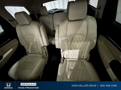 Used 2024 Buick Enclave Avenir w/ Avenir Technology Package FWD image 29