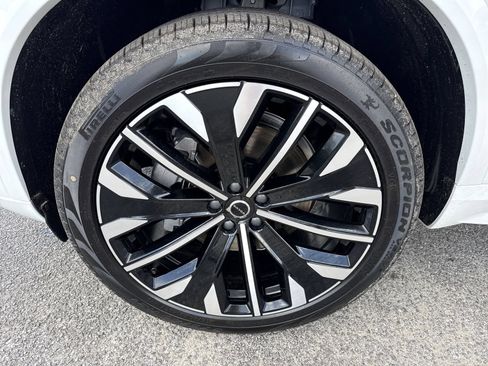 New 2026 Volvo XC90 B5 Ultra w/ Protection Package Premier AWD/4WD image 9