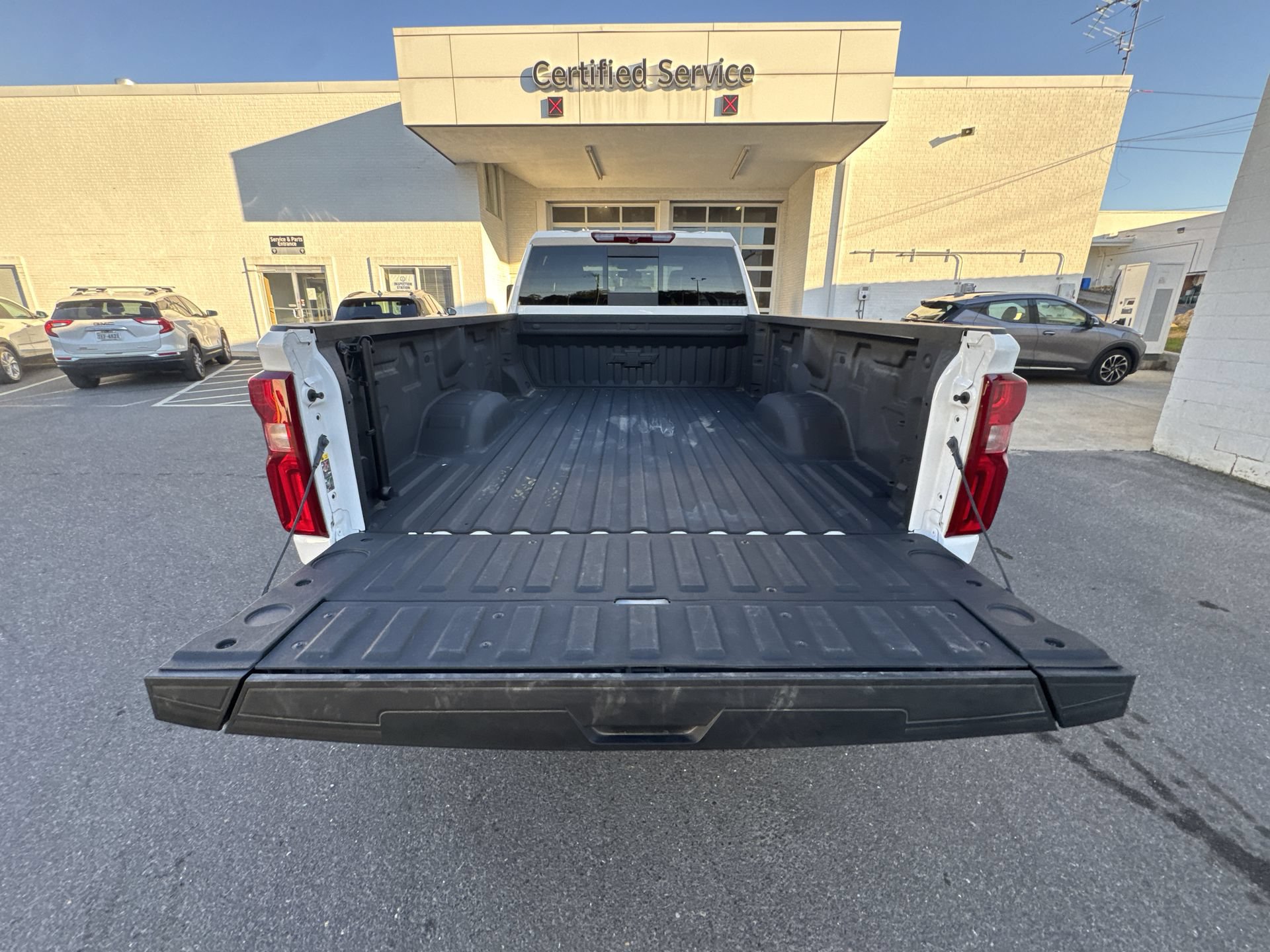Certified 2023 Chevrolet Silverado 3500 LTZ w/ LTZ Convenience Package AWD/4WD image 20