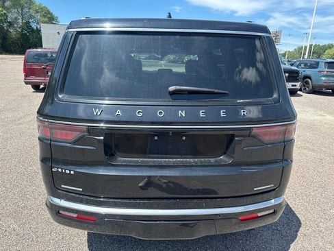 Used 2023 Jeep Wagoneer Series III w/ Preferred Equipment Group AWD/4WD image 8