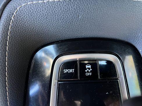 Used 2021 Toyota Corolla SE FWD image 23