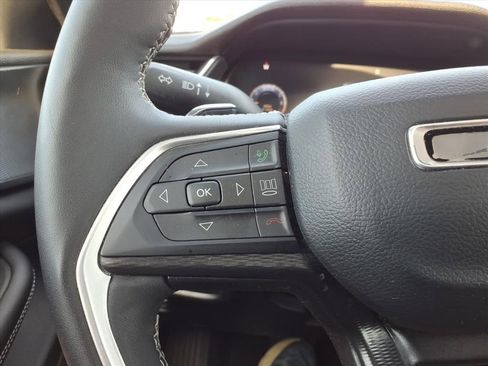 Used 2023 Jeep Grand Cherokee Altitude AWD/4WD image 19