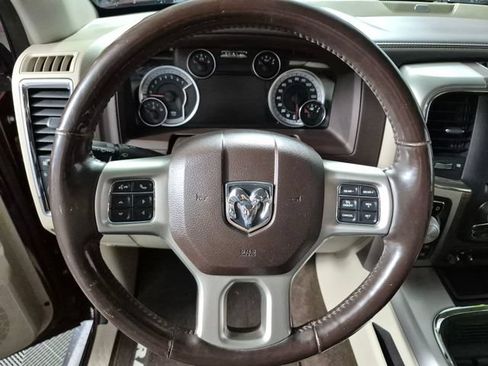 Used 2018 RAM 1500 Laramie w/ Convenience Group AWD/4WD image 11