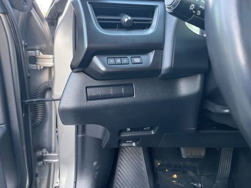 Used 2019 Lexus UX 200 w/ Premium Package image 31